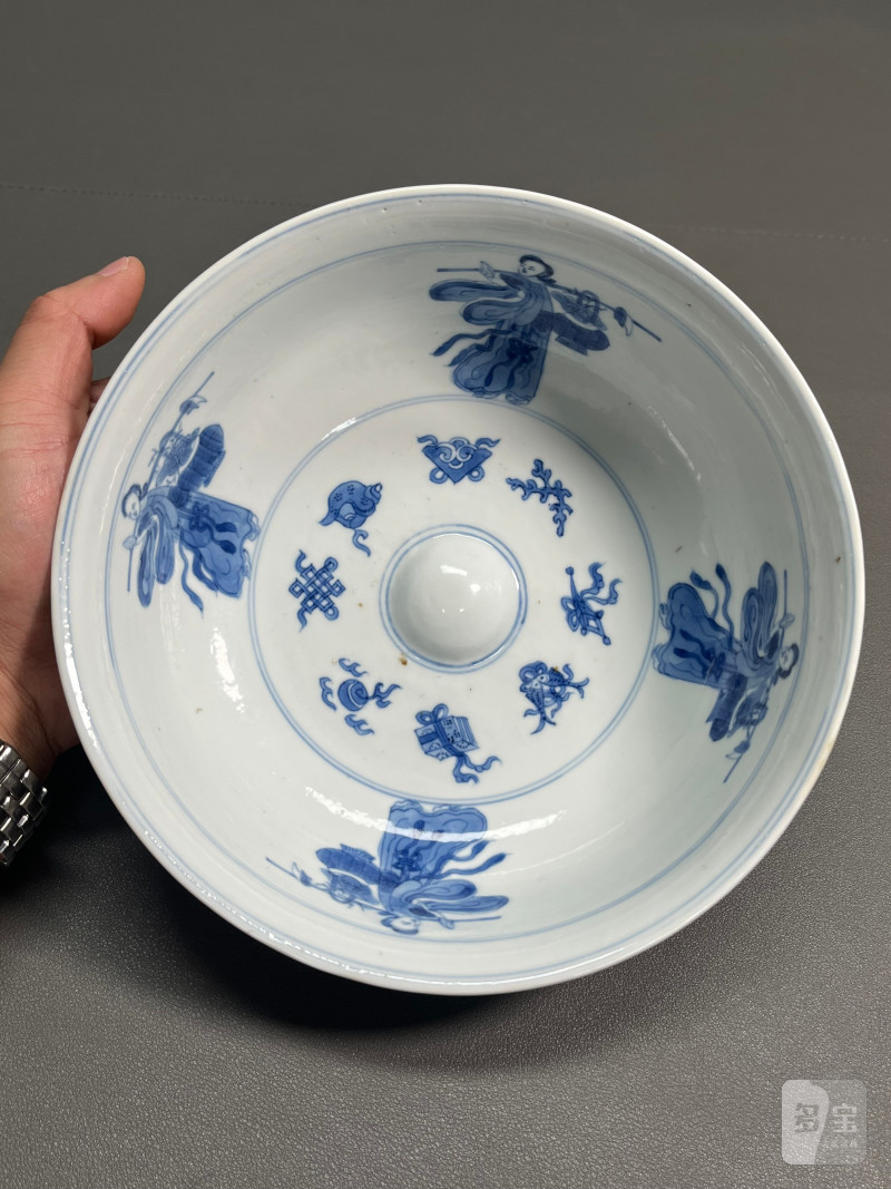 清康熙   青花浮雕回纹外折枝四季花卉内“麻姑献寿”图馒头心碗（一对） - 图19